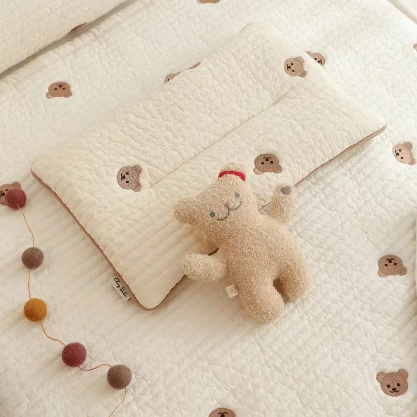 Almohada bonita para bebé, almohada transpirable de dibujos animados para niños y niñas, ropa de cama para recién nacidos, Protector de cabeza, artículos para habitación de bebé