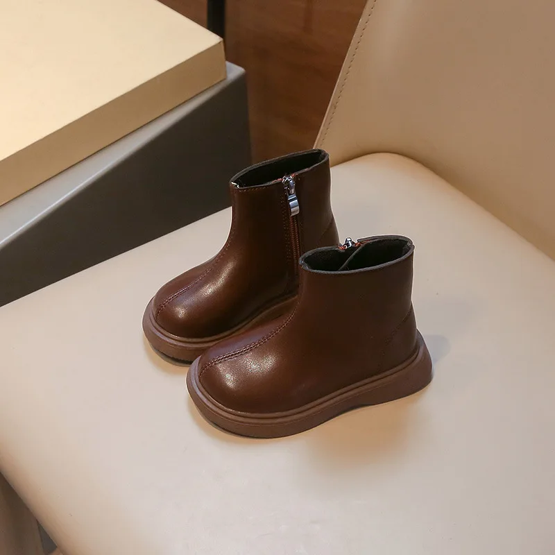 Bota de nieve para niños, otoño 2021, nueva bota cálida de felpa para bebé, zapatos antideslizantes de estilo británico a la moda para niñas, botas cortas versátiles para hombres y mujeres - imagen 3