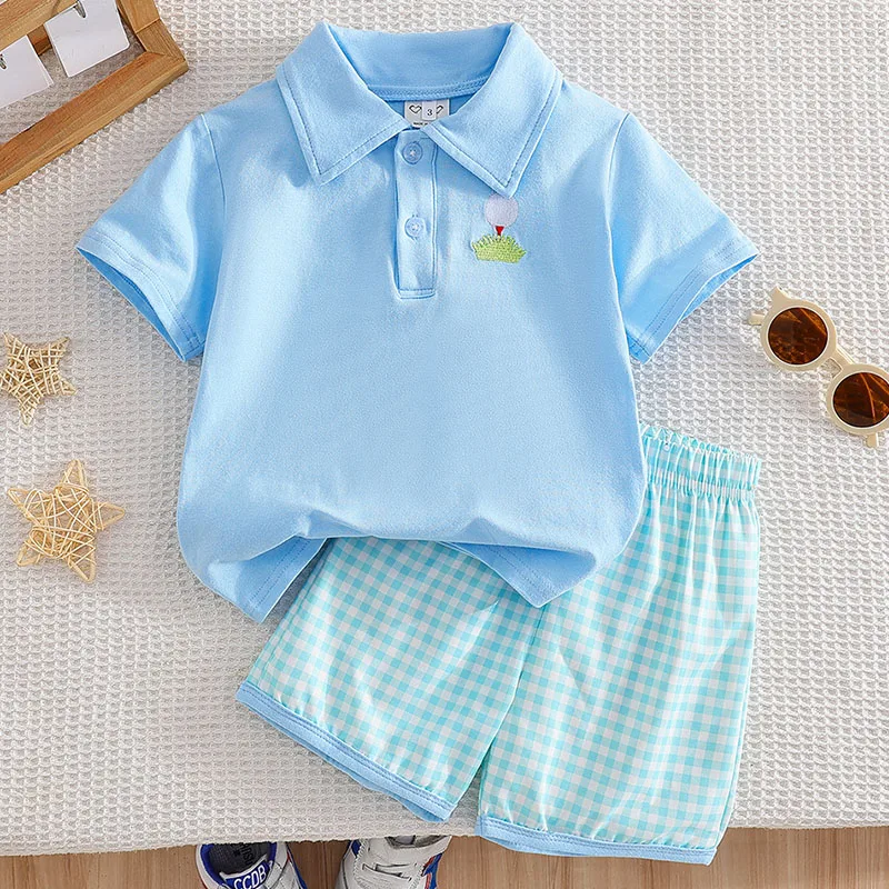 Conjunto veraniego de niño – Top azul y shorts a cuadros