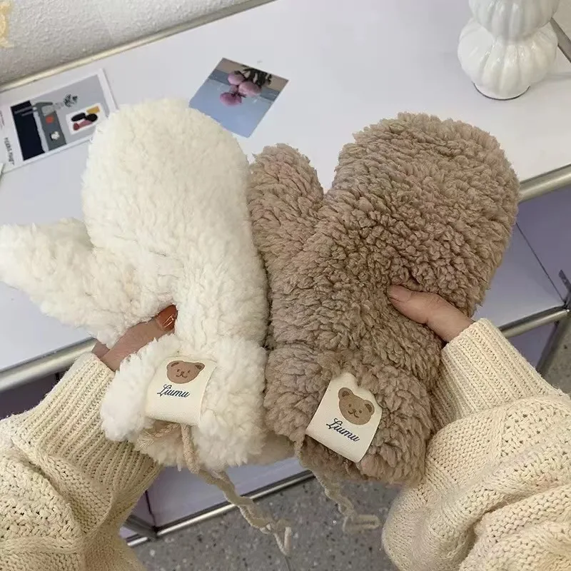 Guantes de invierno con parche de oso de lana de cordero para mujer con correa para el cuello, lindos para estudiantes, cálidos y resistentes al frío para ciclismo de invierno - imagen 2