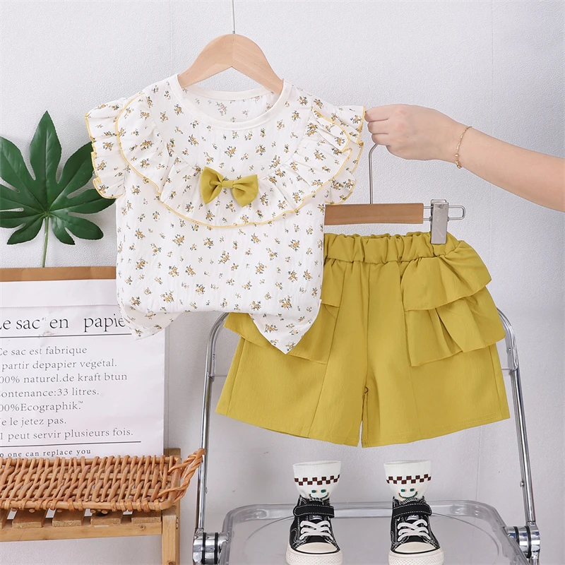 Conjunto de verano para bebé niña: camiseta flores y pantalón corto - imagen 2
