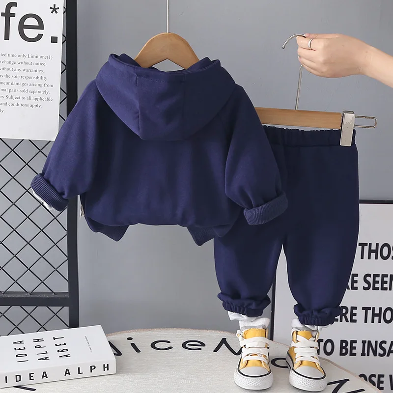 Conjunto para bebé: chaqueta con capucha y pantalones - imagen 5