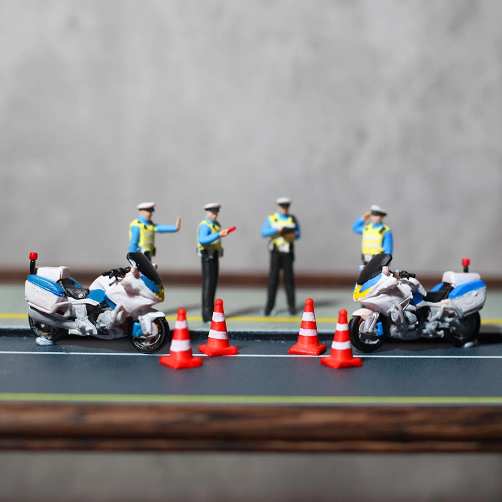 Miniature Traffic Police Figures 1:64 Scale Mini Road Signs Toy Scenery Landscape for Collection DIY Scene Decor Boys Girls Kids
