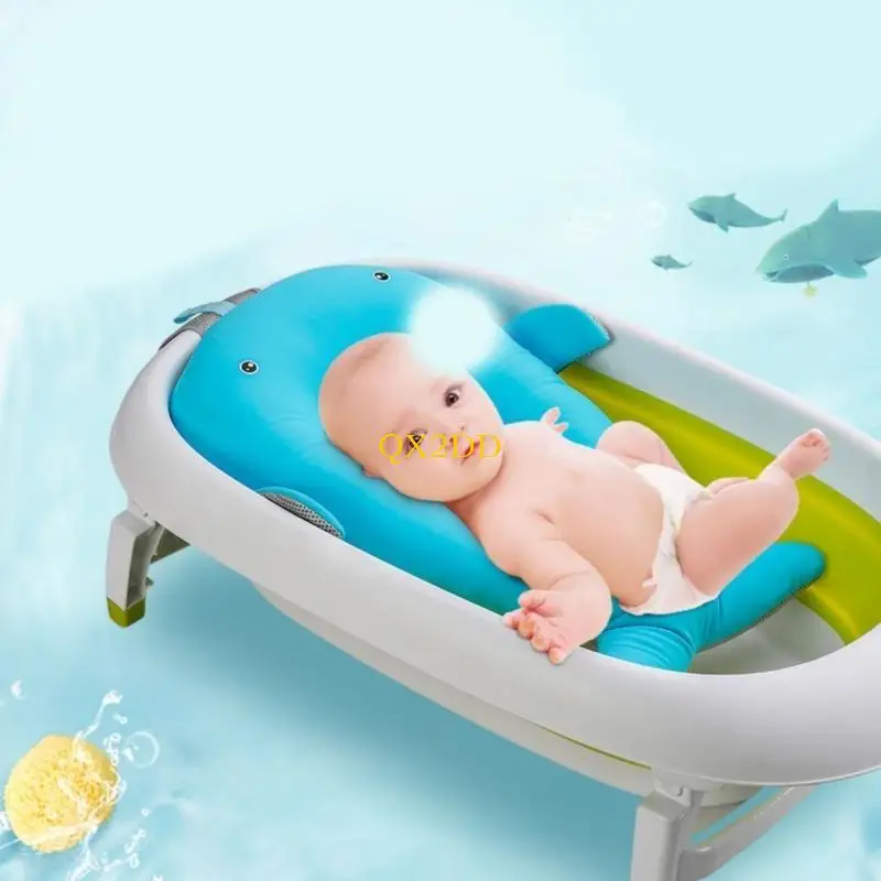 Alfombrilla de baño para bebés QX2D en uso