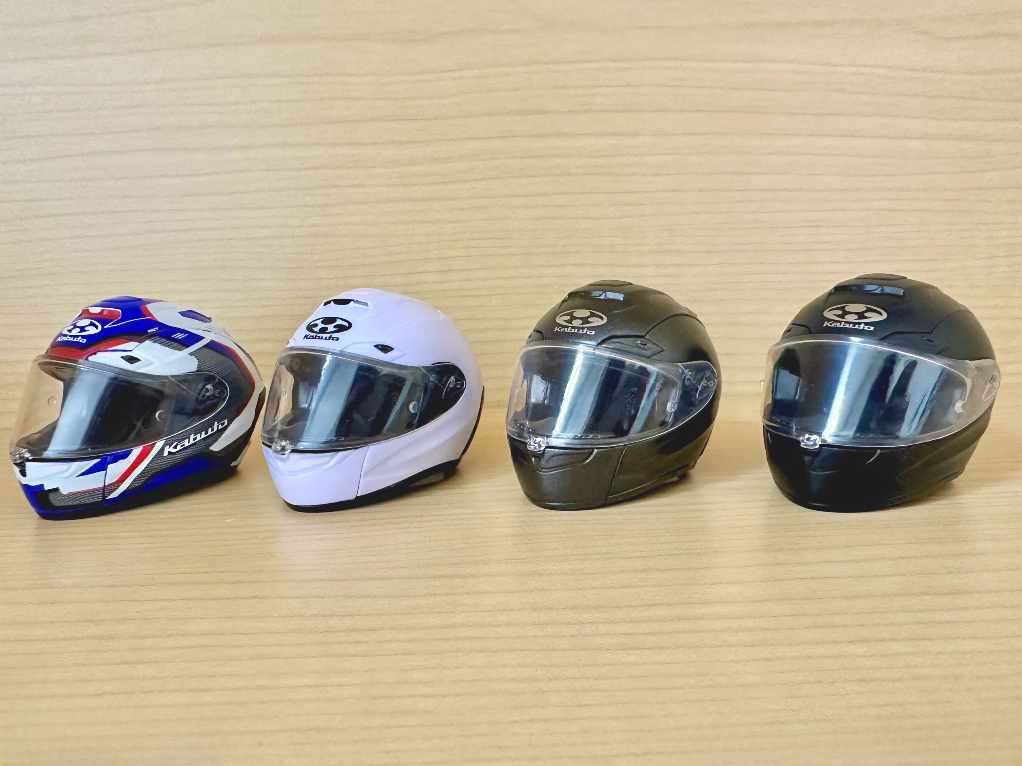 SO-TA cápsula de juguete genial, escala 1/6, casco de motocicleta Kabuto, colección de miniaturas, escudo de F-17, figuras gashapon móviles - imagen 2