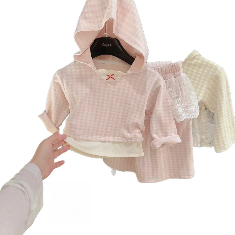 Conjunto de primavera y otoño para niña, Top con capucha de manga larga a cuadros y pantalones de encaje versátiles, lindo traje navideño para exteriores para niños pequeños - imagen 3