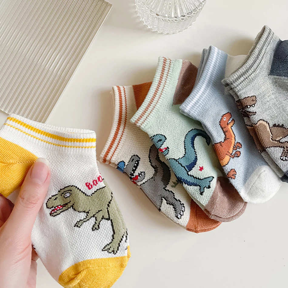 5 pares de calcetines finos y transpirables con dibujos de dinosaurios para niños, adecuados para primavera y verano, malla para clima fresco, diseño máximo y cómodo - imagen 2