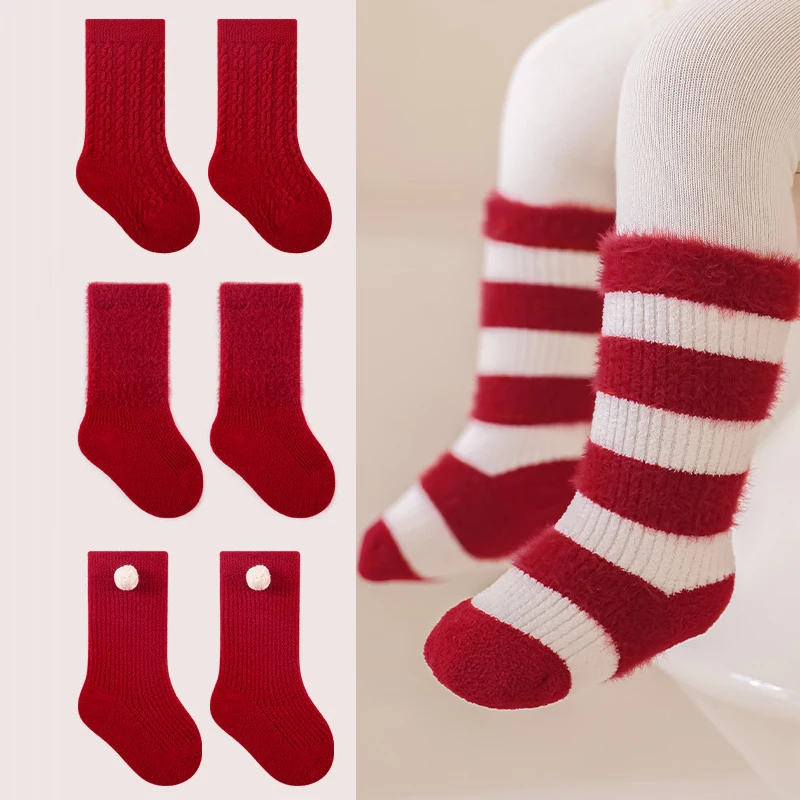 Calcetines rojos de Año Nuevo para bebés recién nacidos, calcetines suaves de terciopelo grueso y sólido para niños pequeños, calcetines bonitos sin hueso para niñas y niños de 0 a 12 años