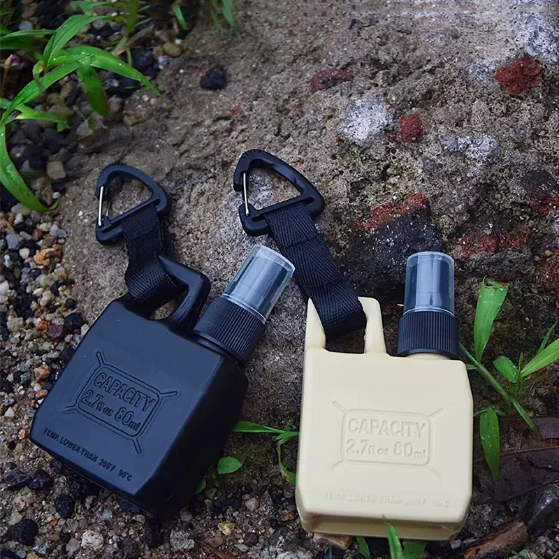 Botella pulverizadora con bomba para exteriores de 80Ml, botella tipo prensa, portátil, de viaje, con hebilla, pulverizador líquido embotellado para usos múltiples - imagen 5