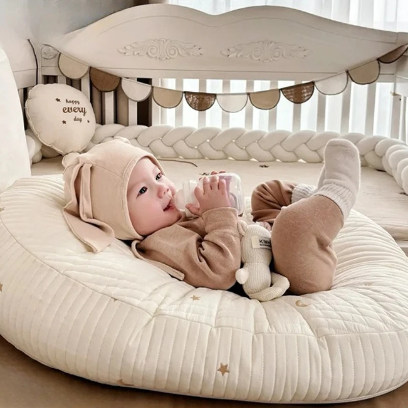 Almohada de alimentación reclinable para lactancia, cojín de almohada con rampa antiescupir, cojín reclinable de protección de la columna vertebral para bebé recién nacido