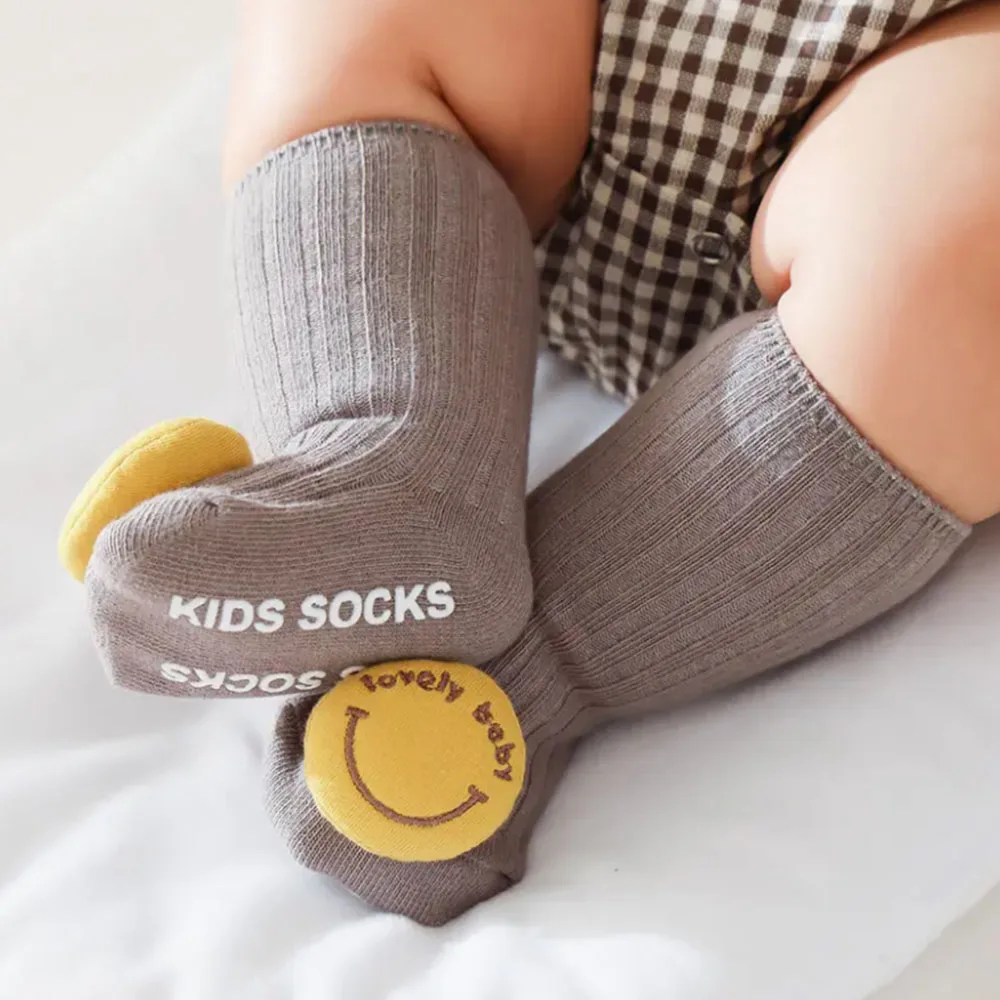 Calcetines juguetones para bebé, transpirables y antideslizantes para uso interior/exterior, calcetines para bebé, calcetines infantiles de punto suave con diseños juguetones