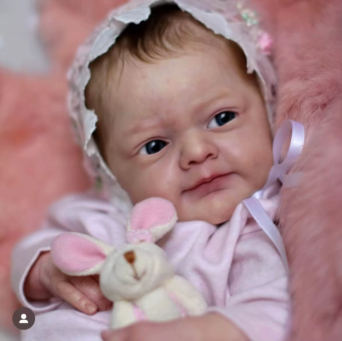 Muñeca realista Sanya con ojos azules y cabello transplantado - imagen 3