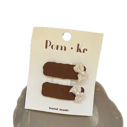 Pinzas para el pelo de bebé bordadas – Lazo floral caramelo suave