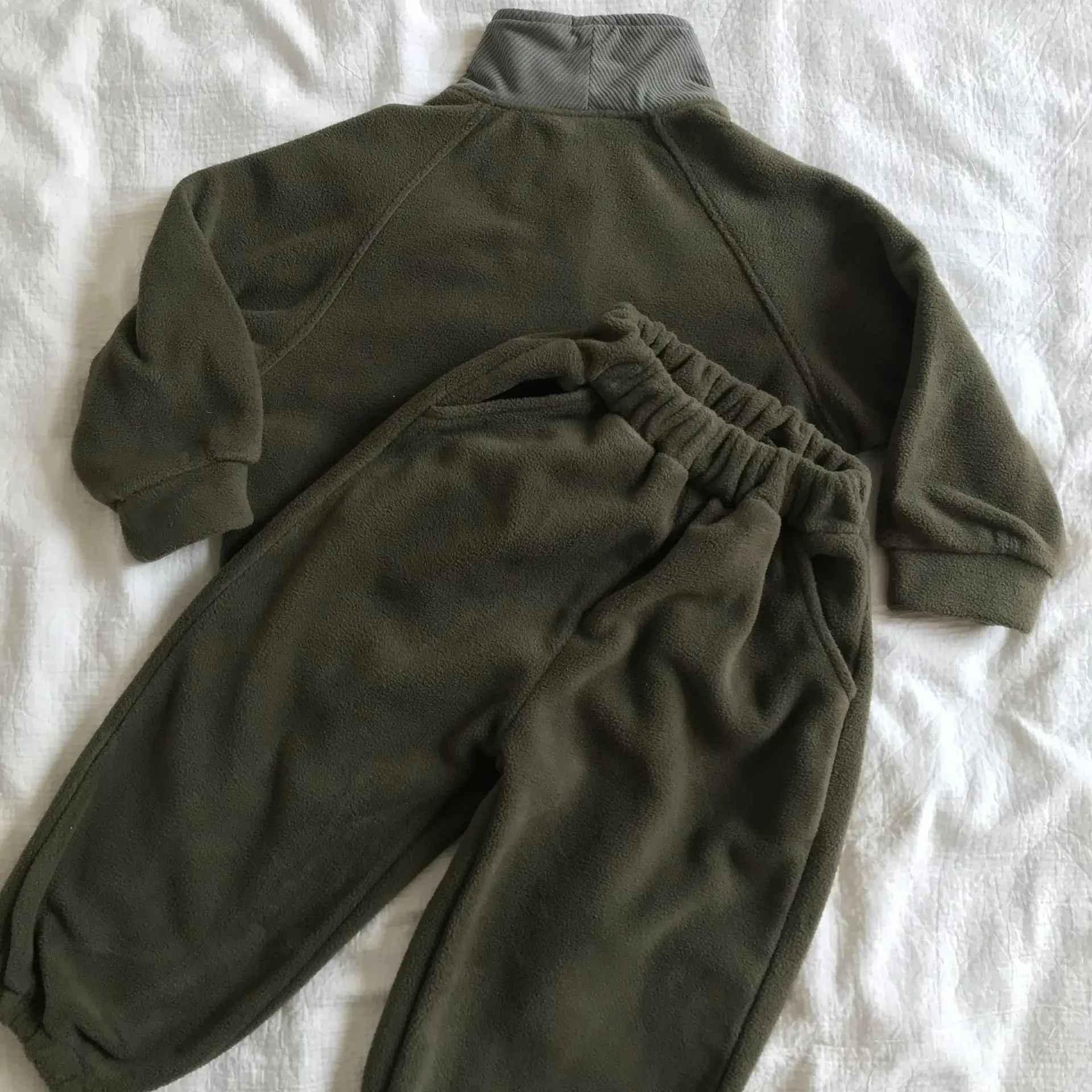 Conjunto de ropa para niños de otoño e invierno, Sudadera con capucha y pantalones de lana, traje de 2 uds para niñas, chándal de lana doble con cuello alto para niños - imagen 4