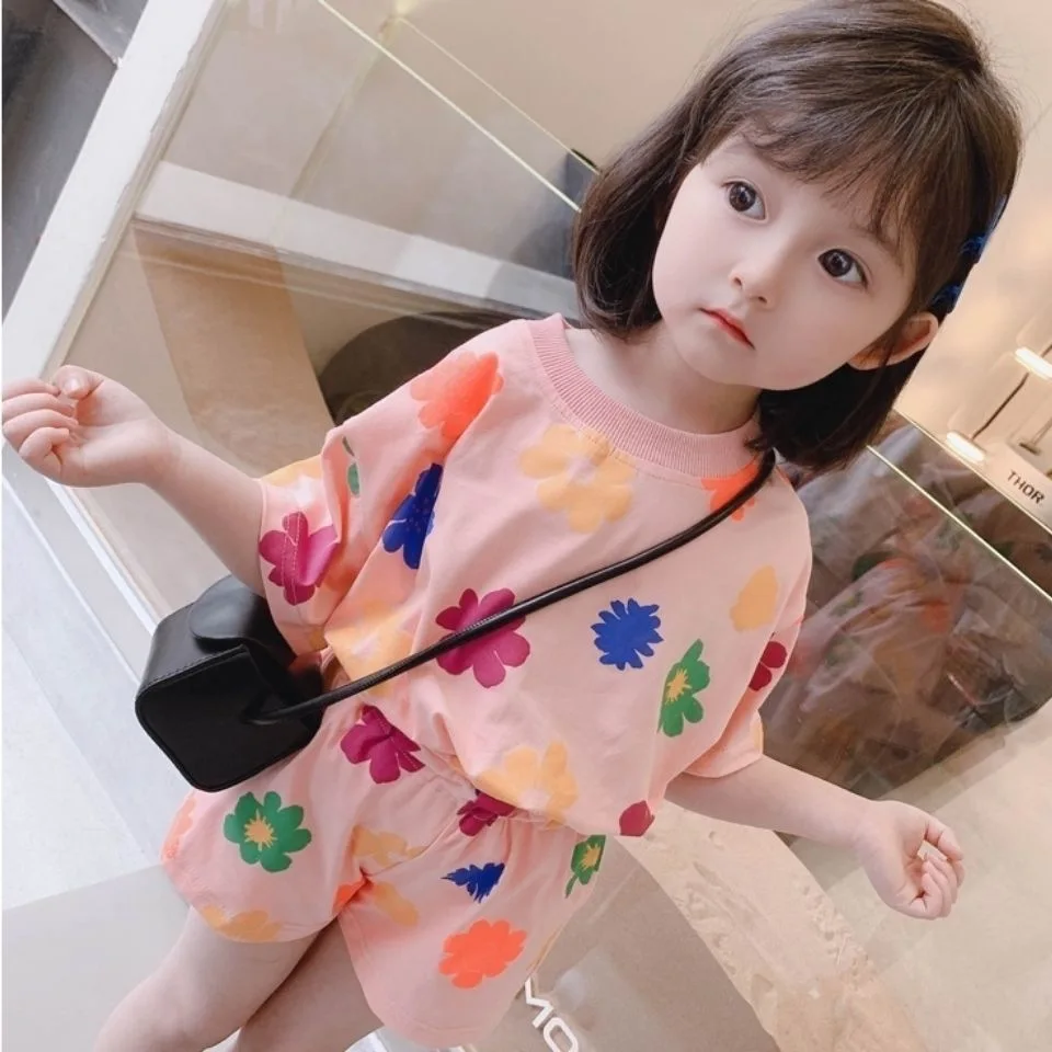 Conjunto de verano floral para niña: camiseta y pantalón corto - imagen 2
