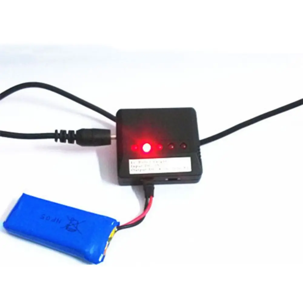 Vista lateral del cargador USB para drones RC