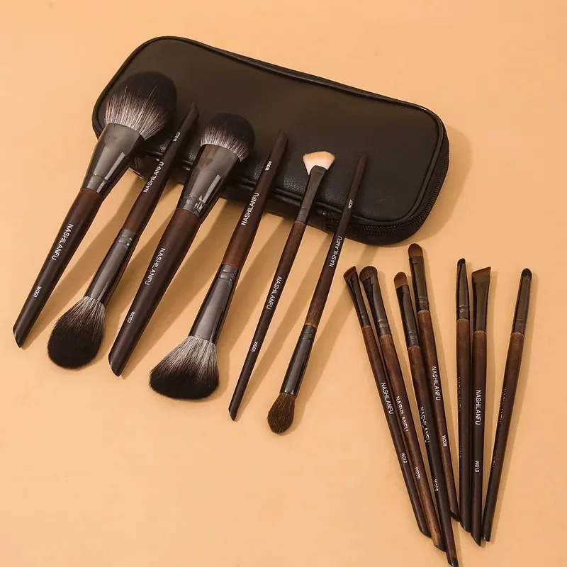 Juego de brochas de maquillaje con mango de madera y cerdas suaves - imagen 3