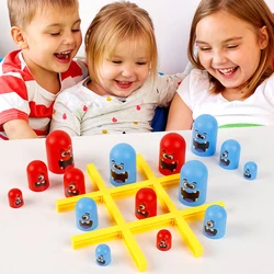 Juego de mesa familiar con ajedrez y tres en raya para niños