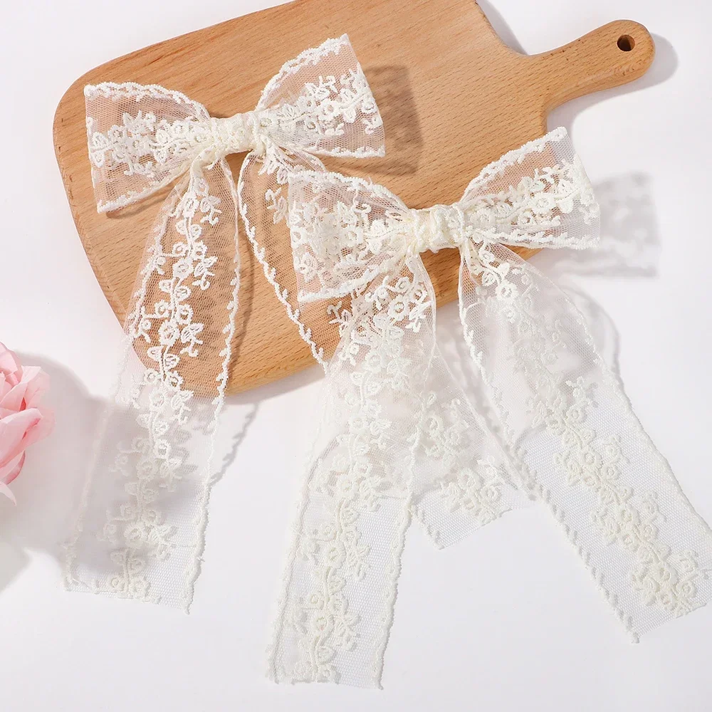 Pinzas para el cabello con lazo y borlas largas blancas de 8 pulgadas para mujeres y niñas, horquillas elegantes con flores de encaje hueco, accesorios para el cabello - imagen 2