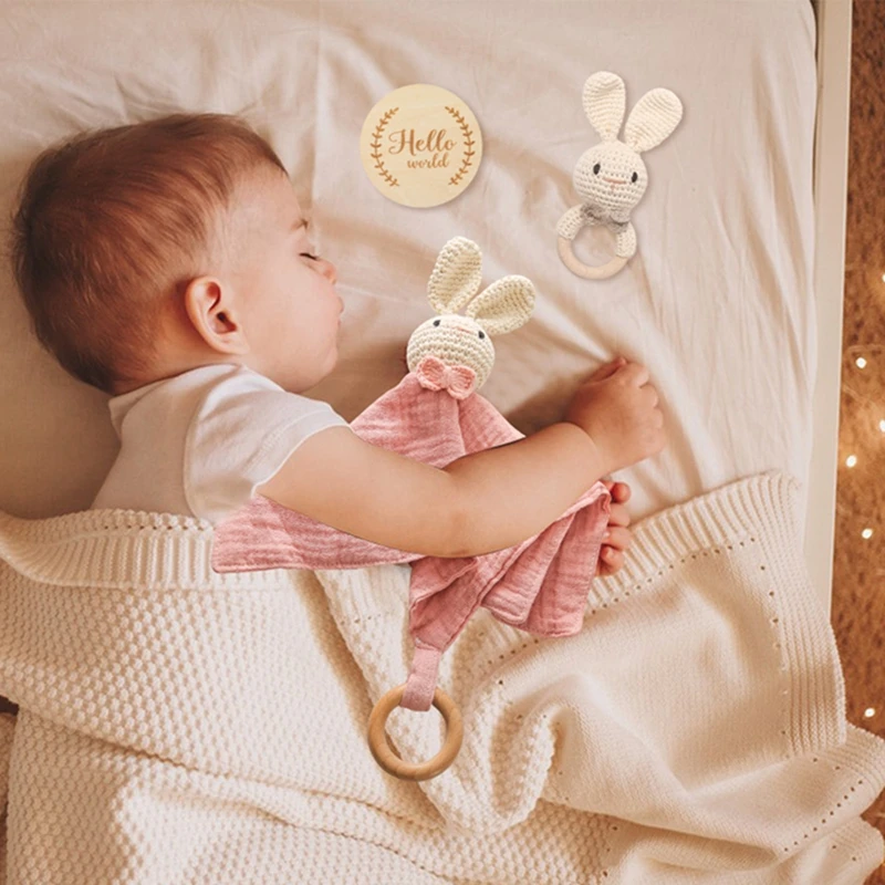 Pulsera de conejo de ganchillo de madera para bebé, sonajero, manta de algodón, Juego de cepillos de toalla, caja de regalo para Baby Shower - imagen 5