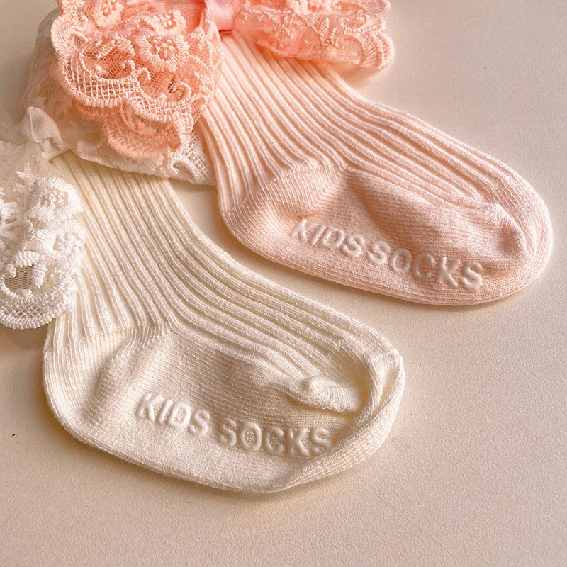 Set diadema calcetones bebé recién nacido blanco rosa fotografía - imagen 5