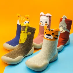 Zapatos y calcetines para bebés pequeños, zapatos de suelo de dibujos animados para niños y niñas, calcetines y zapatos impermeables y antideslizantes