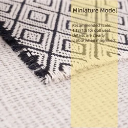 Alfombra de borla con borde blanco y negro para casa de muñecas
