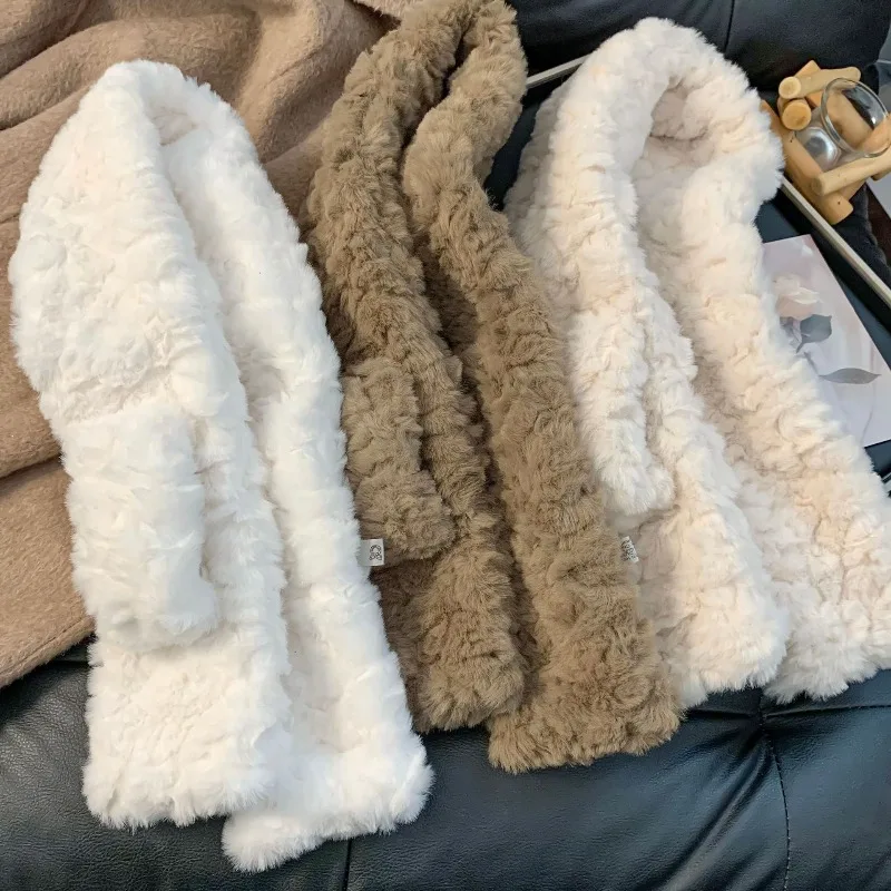 Bufanda de estilo coreano de otoño/invierno 2025: calentador de cuello de piel sintética de conejo engrosado: ¡envoltura cruzada acogedora y versátil para calidez y atmósfera!