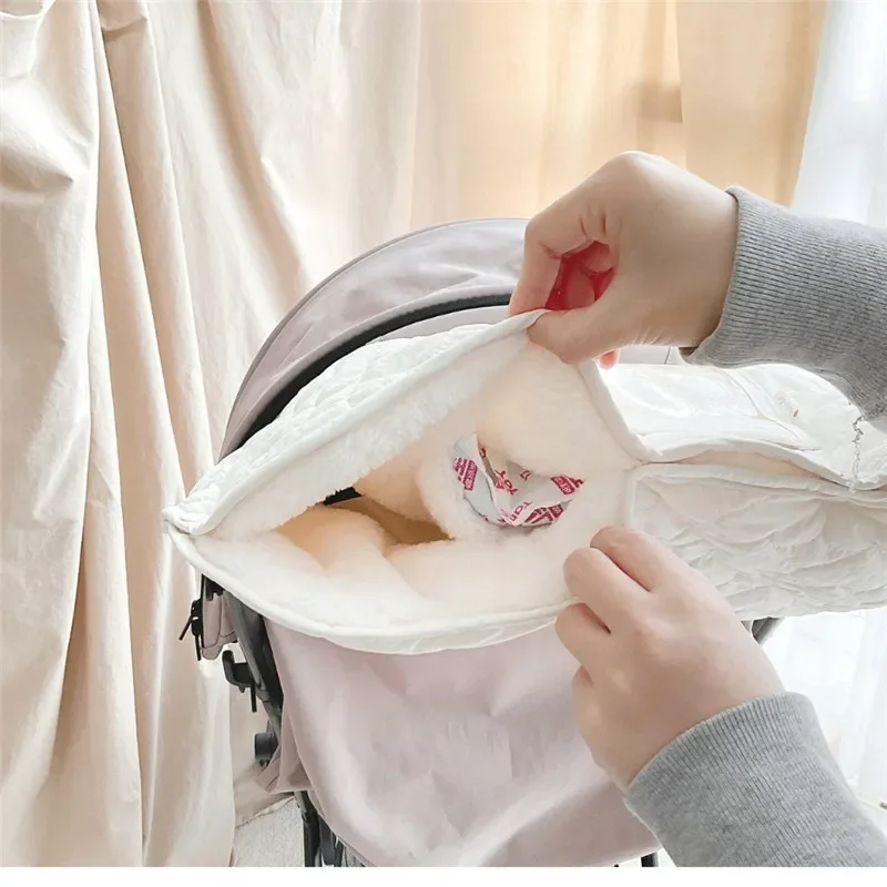 Guantes cálidos para cochecito de invierno, guantes impermeables, accesorios para cochecito, manopla para cochecito, manopla de mano de lana de piel con bolsillo para teléfono - imagen 4