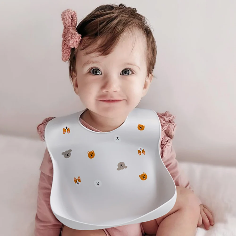 Babero de silicona impermeable para bebé – Lavable y ajustable - imagen 2