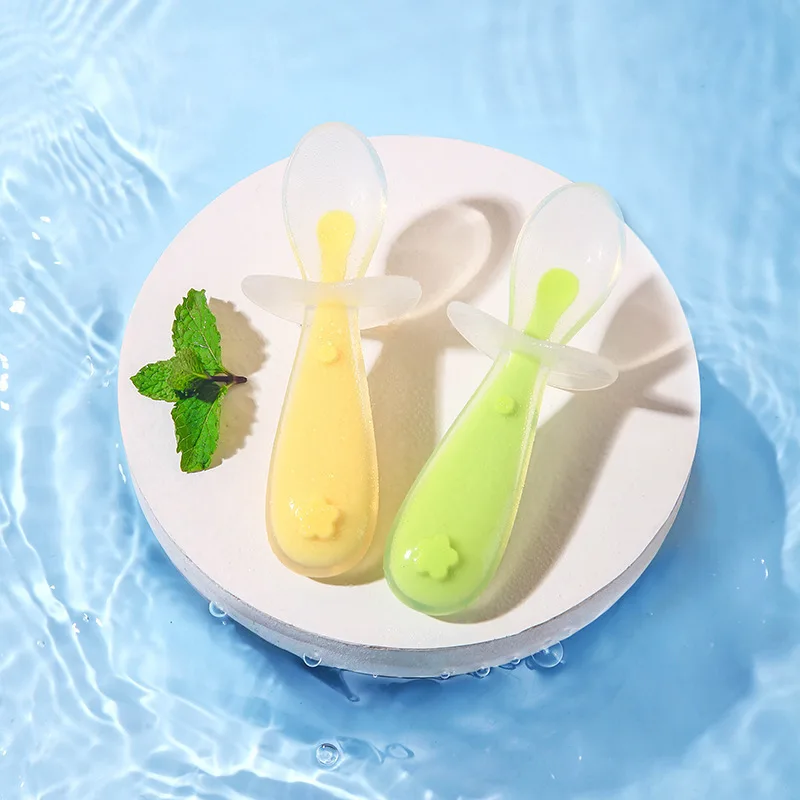 Cuchara de silicona para bebé, alimentación de pasta de arroz para bebé, cuchara de sopa de cabeza suave, cuchara de entrenamiento, cuchara corta de silicona con escudo para niños - imagen 2