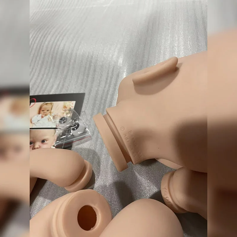 Kit de bebé Reborn de 19 pulgadas Bettie, nuevo molde de Color fresco, Kit realista sin pintar con COA con vientre - imagen 3