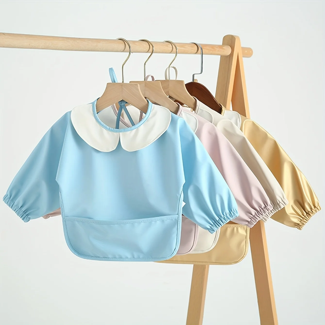 Babero impermeable antihumedad para bebé con piel sintética suave
