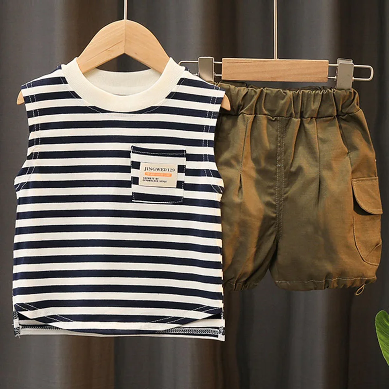 2 piezas 2025 ropa de verano para niños, moda informal coreana, Tops de algodón sin mangas a rayas para bebés + pantalones cortos sueltos, conjuntos para niños B018