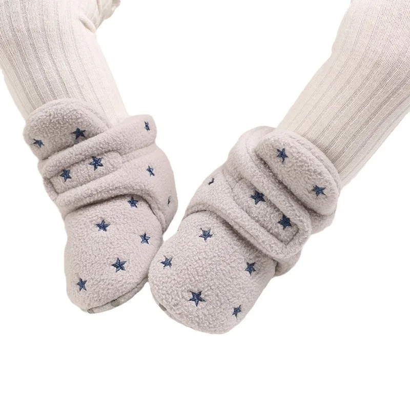 Botas de invierno para bebé de 0 a 1 año, bonitas botas de dibujos animados para niños y niñas, suela suave de algodón, zapatos antideslizantes y cálidos para caminar para niños en edad preescolar - imagen 5