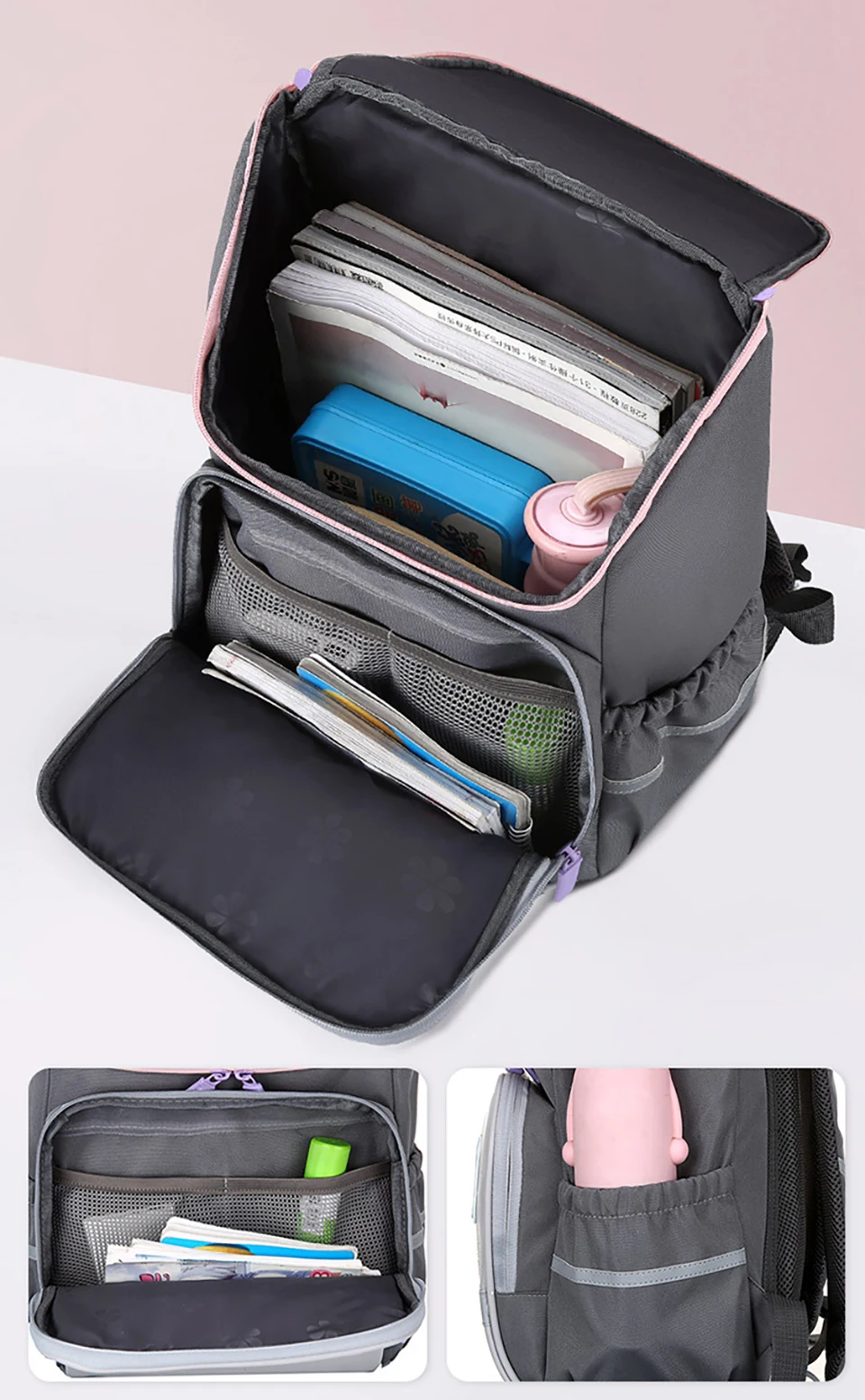 Una mochila con su compartimento principal abierto, dejando al descubierto varios objetos en su interior. Parece ser un bolso bien organizado con compartimentos para diferentes tipos de artículos. Hay libros, una botella de agua y lo que parece un pequeño objeto rosa, posiblemente un juguete o un pequeño dispositivo electrónico.