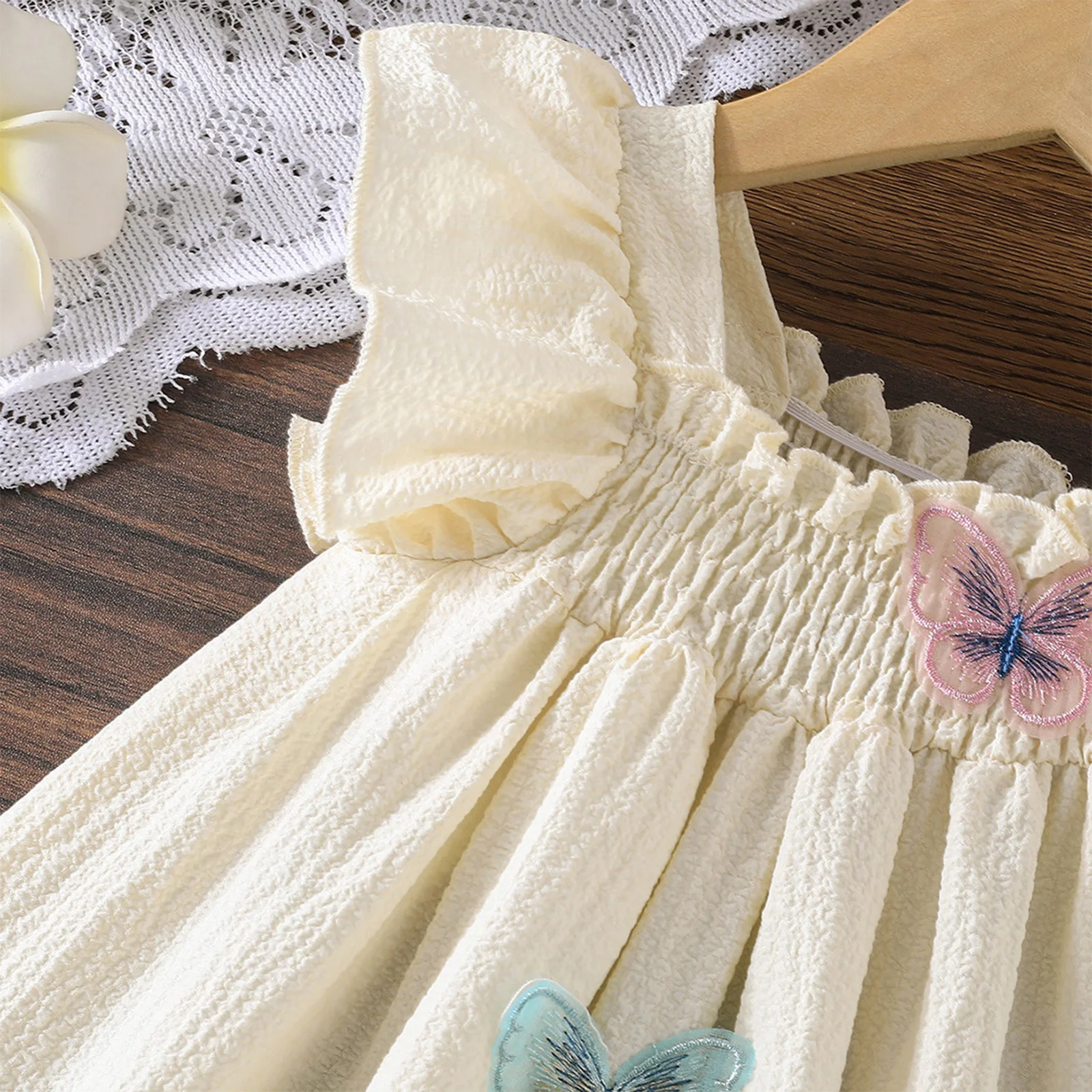 Vestido veraniego para niñas con mariposa y mangas volantes - imagen 4