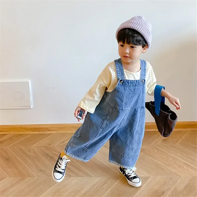 Pantalones vaqueros con peto para niños – Estilo casual liso