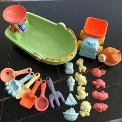 Juego de arena infantil con camión, pala y moldes animales