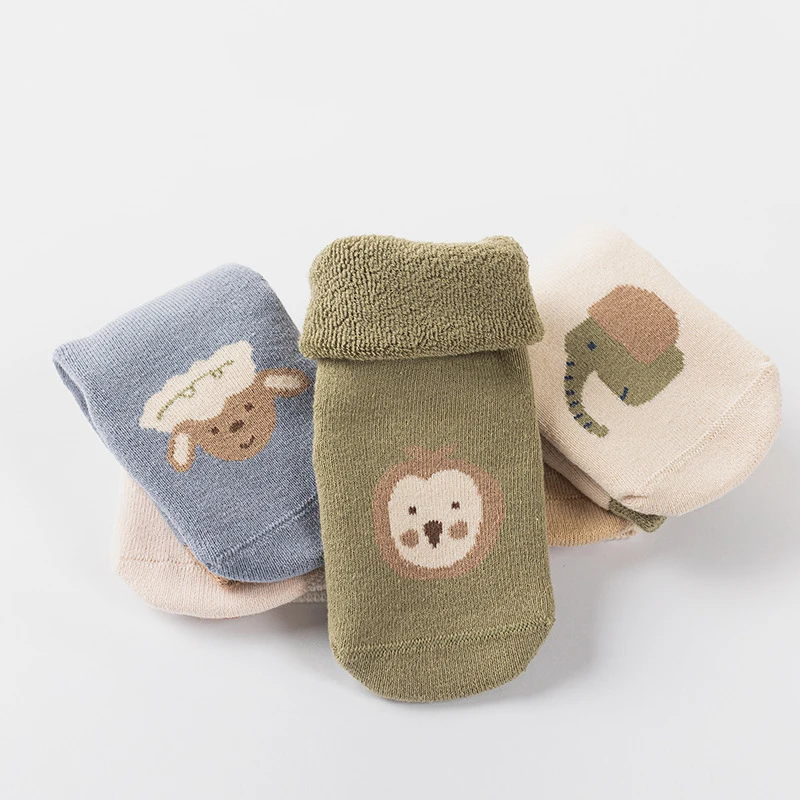 Calcetines de tubo largos para niños y niñas, medias térmicas de algodón grueso con letras de dibujos animados, antideslizantes, para invierno - imagen 5