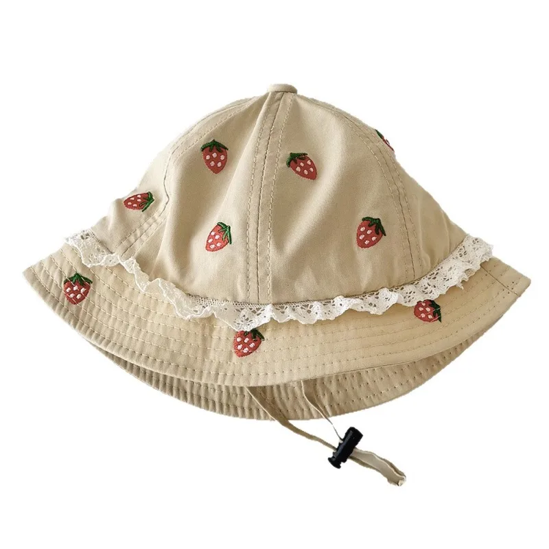 Sombrero pescador bebé estilo coreano con encaje y detalle fresa - imagen 5