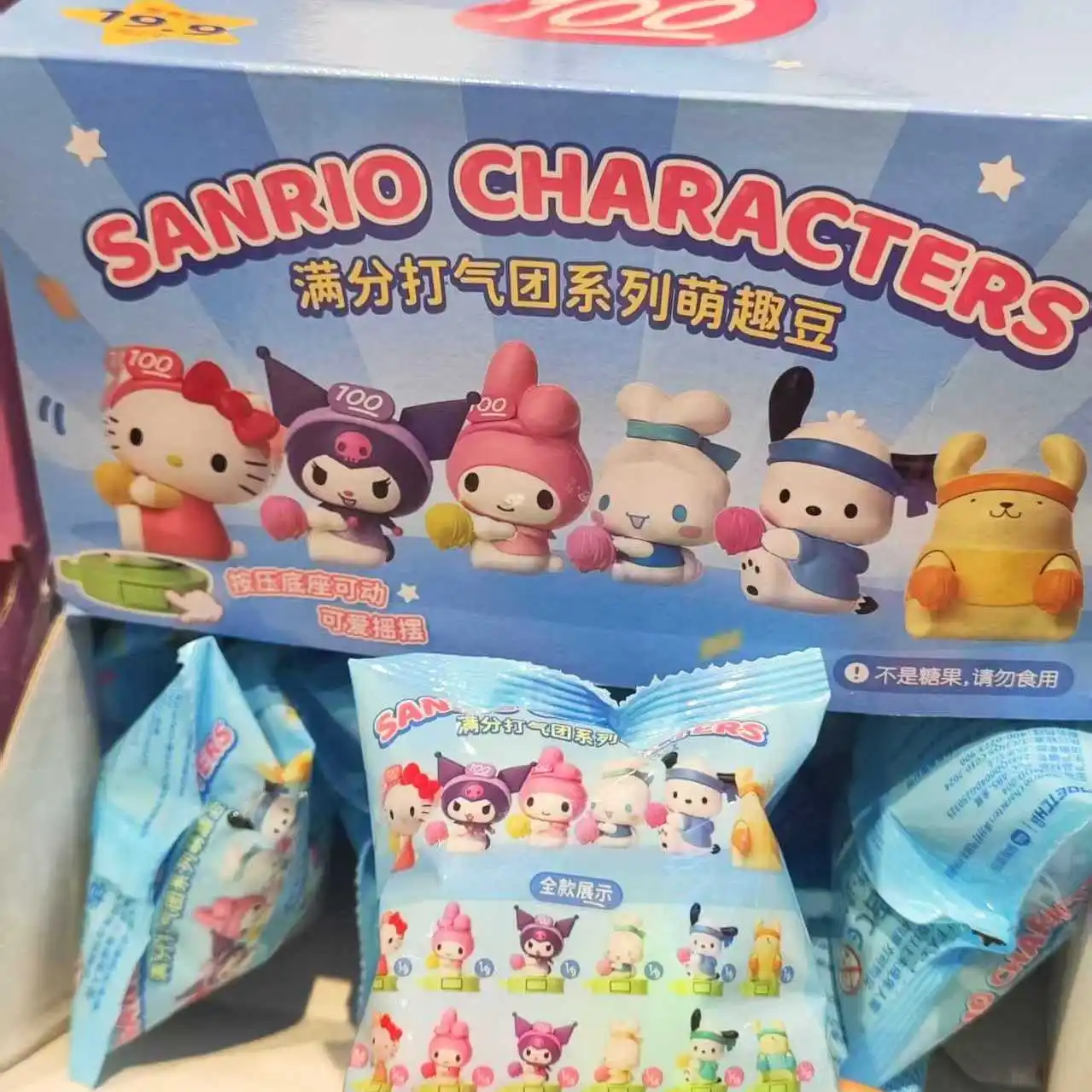 Sanrio personaje marcas completas animando escuadrón serie bolsa ciega juguetes regalo serie coleccionable Linda figura de dibujos animados juguete de adorno de escritorio