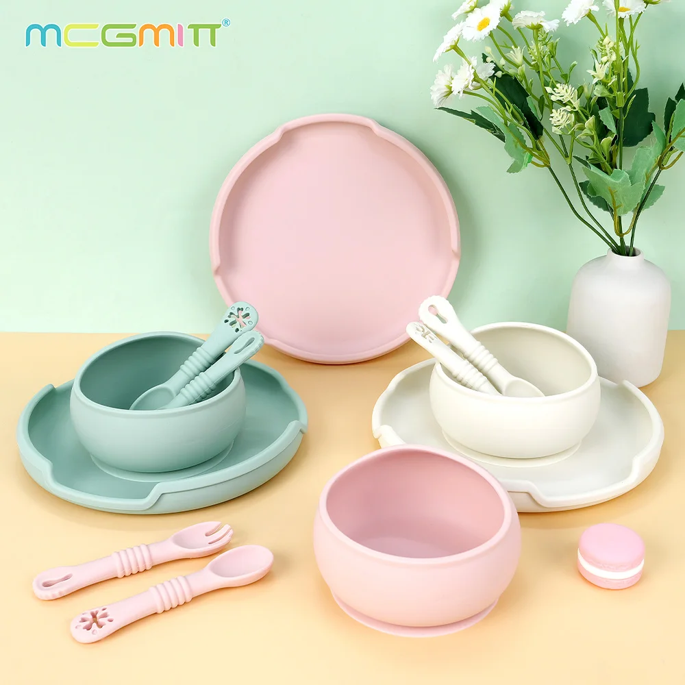 Juego de platos de silicona para bebé, vajilla para niños con ventosas, tenedor de alimentación, cucharas, cuenco de silicona, elementos esenciales para madre y bebé, 4 Uds.