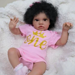 Muñeca Reborn NPK Chantal – Bebé despierta piel marrón oscuro