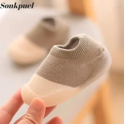 Calcetines de bebé con suela blanda y zapatos a juego primeros pasos
