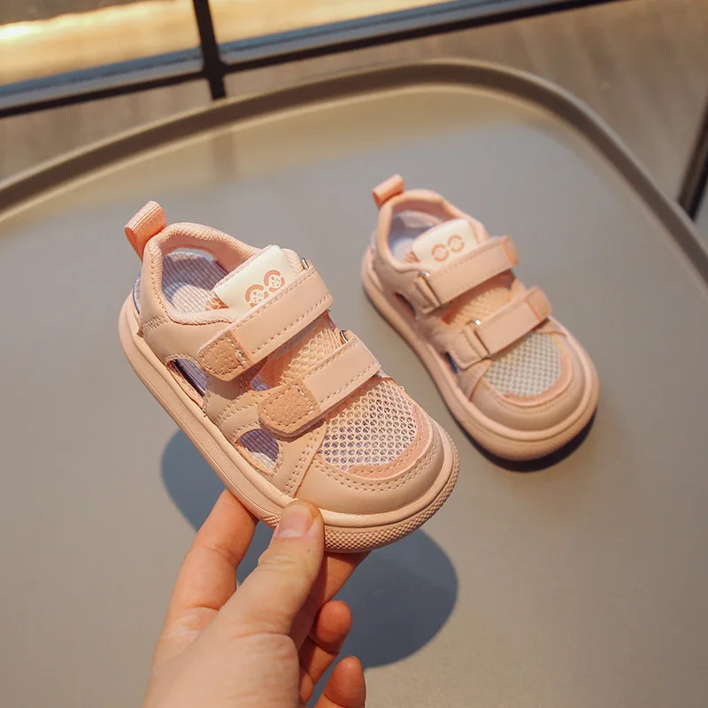 Moda versátil niños medio bolso sandalia 2025 nuevo zapato de hombre suela blanda antideslizante zapato deportivo para niña zapato de tablero hueco de malla antideslizante - imagen 4