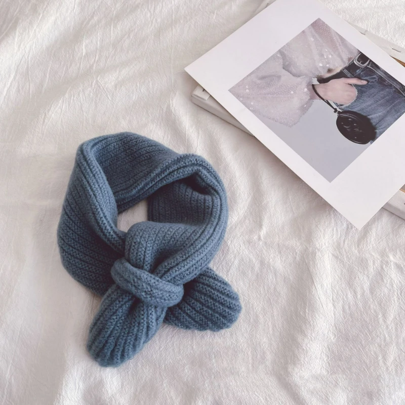 Korean-style Winter Stylish Cross Children’s Small Scarf, Warm, Solid Color, Versatile Knitted Pullover Neck Warmer, Soft - imagen 4