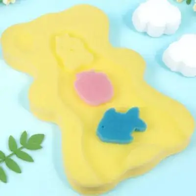 Cómoda cojín de baño infantil hecho de material de esponja respetuoso con la piel, peso ligero, fácil almacenamiento, ayuda de baño para bebés en lavabos