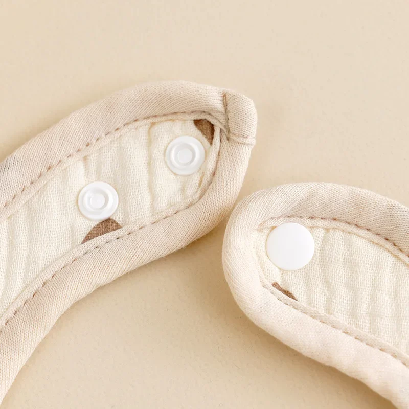 Nuevos Baberos de gasa en forma de U para bebé, bonito toalla de Saliva de algodón de 6 capas, paños para eructar para recién nacidos, pañuelo, bufanda para niño y niña, babero de alimentación - imagen 3
