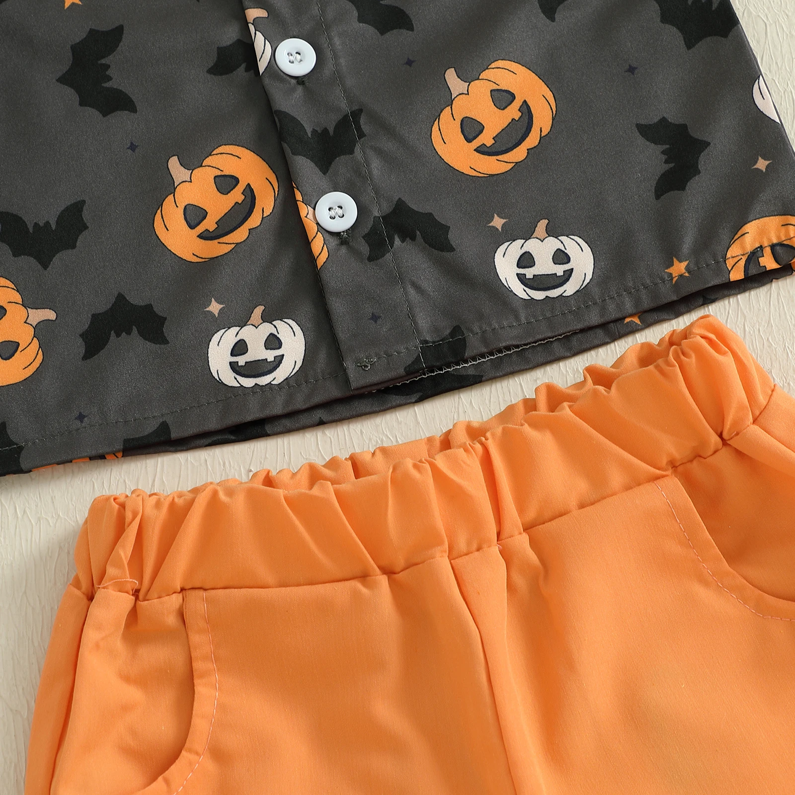 VISgogo Conjuntos de Halloween para niños con estampado de murciélago y calabaza, pajarita, camisas de manga corta, Tops y pantalones cortos de cintura elástica, conjunto de ropa de 2 piezas - imagen 4